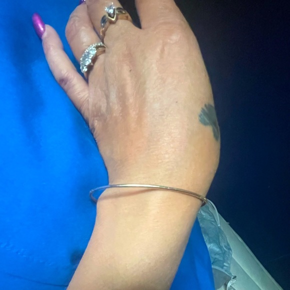 10k to 14k solid, gold bangle bracelet, adjustable - Picture 3 of 8